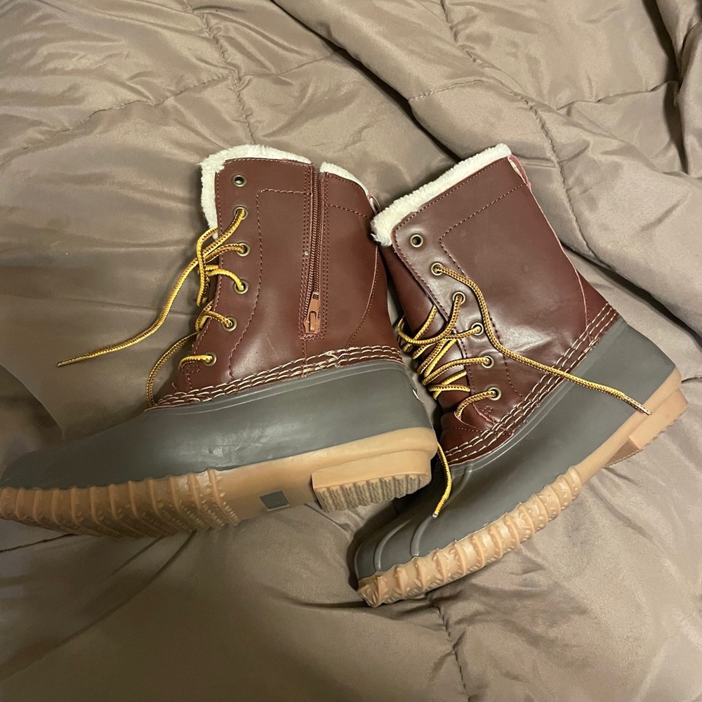 American eagle duck boots
